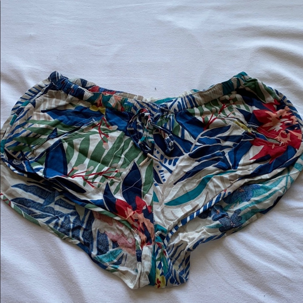 roxy floral shorts size xs